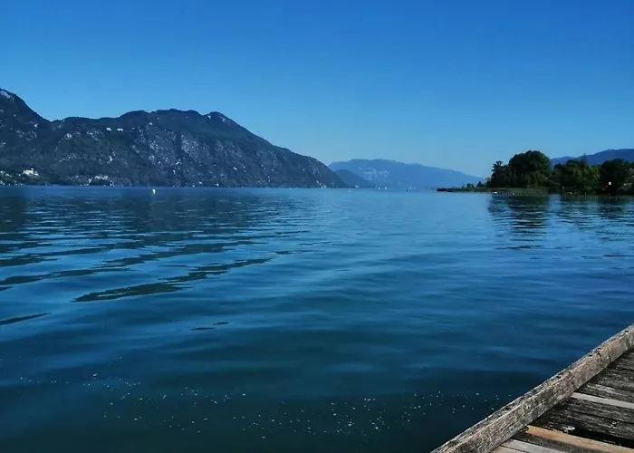 Logis Cosy Du Centre 艾克斯莱班